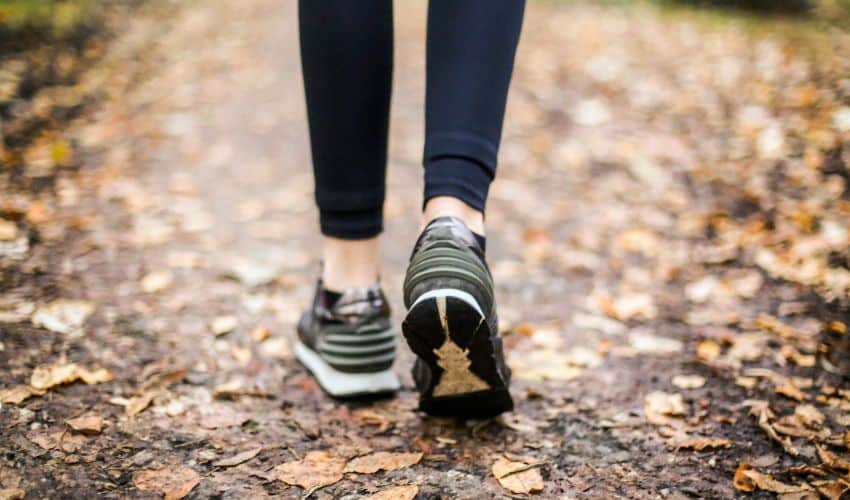 walking meditation, What is Walking Meditation: Benefits, Types, FAQ &#038; More